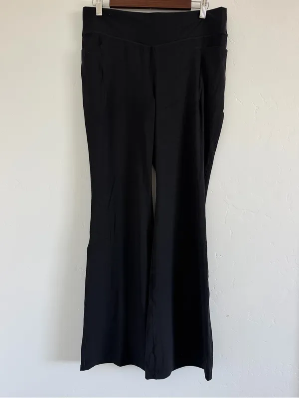 Halara UltraSculpt Flare Leggings XL Black Mid Rise Tummy Control Pockets NWT - Image 2