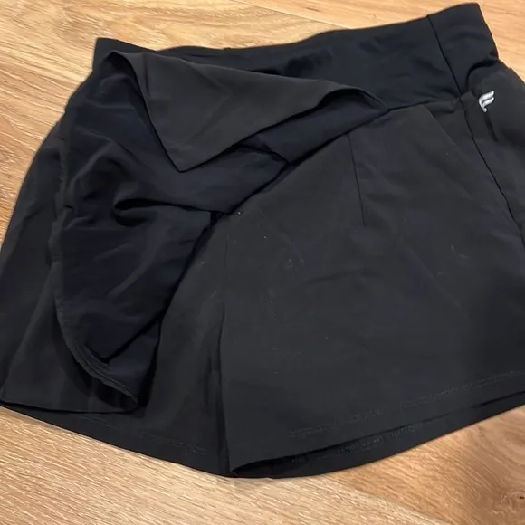 Fabletics small shorts‎ with ruffle front - Image 2