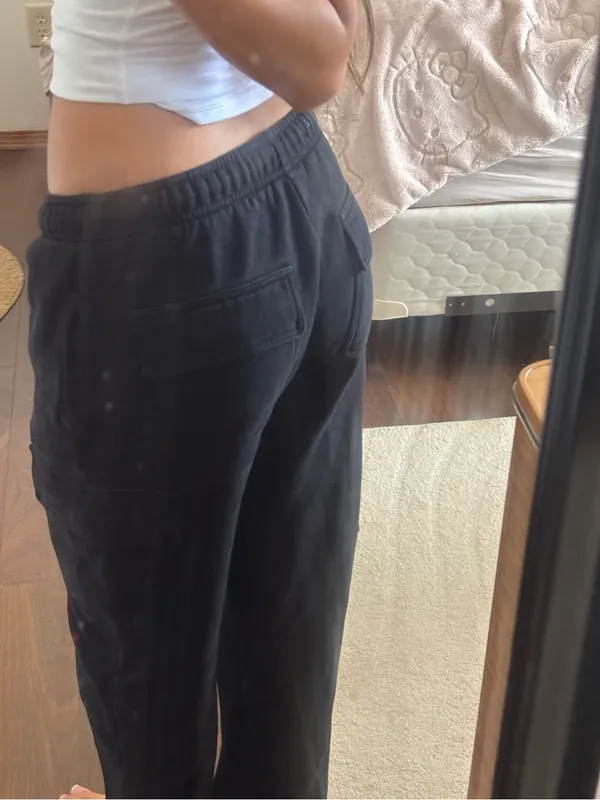 Aritzia Black Cargo Sweatpants - Image 3