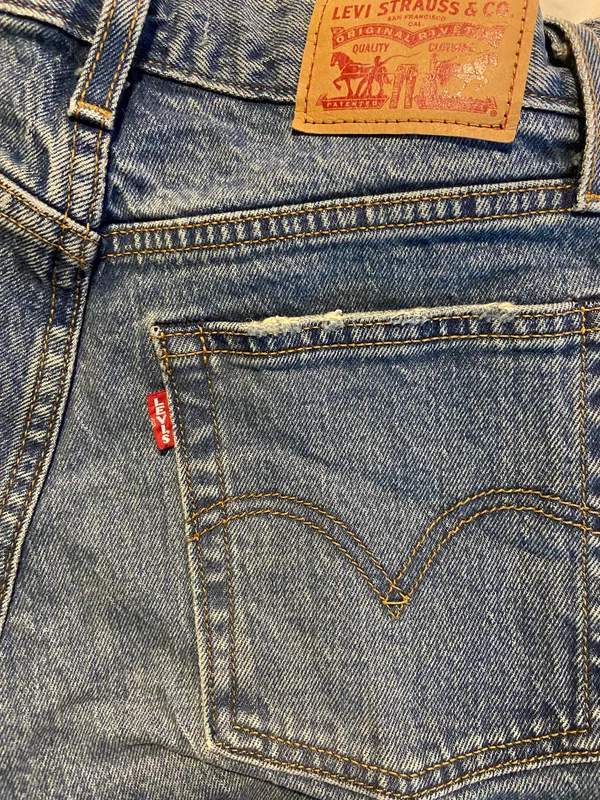 Levi’s Wedgie High-Rise Shorts - Image 3