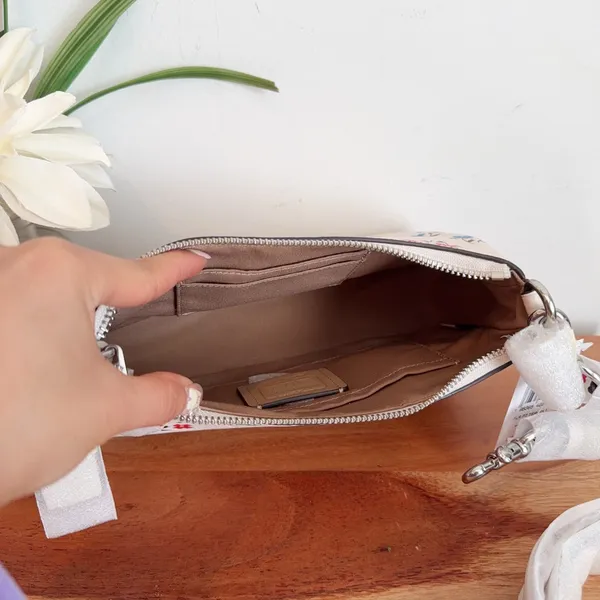 NWT Coach Teri Shoulder‎ Bag With Floral Print - Image 6