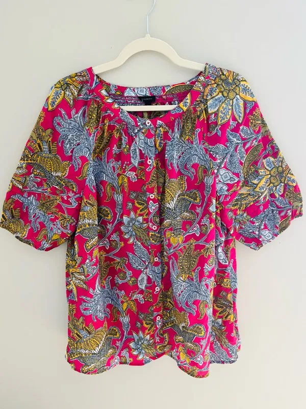 Talbots Sz L Pink Pleated Sleeve Top - Lively Floral Button Down - Image 2