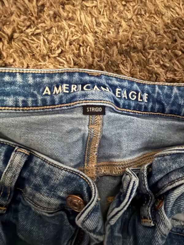 American Eagle Jeans - Image 4