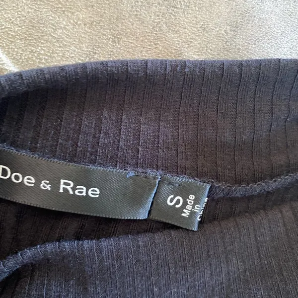 Doe & Rae Ribbed Cutout Mock Neck Sleeveless Top Small Black - Image 2