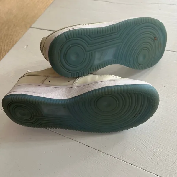 Women’s Nike Air Force 1, color change pastel size 6 - Image 4