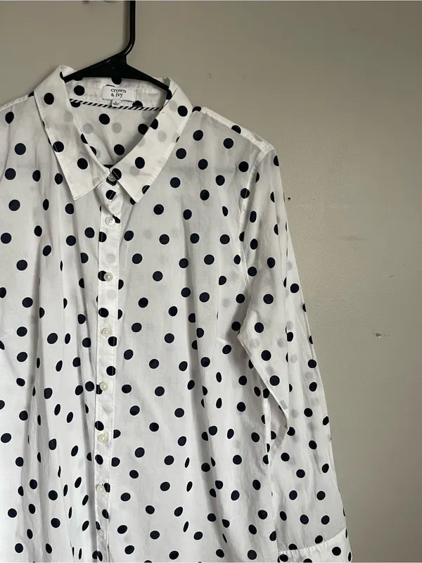 CROWN & IVY | Polka Dot Button-Down Shirt Sz L - Image 3