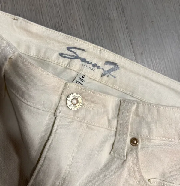 Seven7 Weekend Denim Shorts - Image 3
