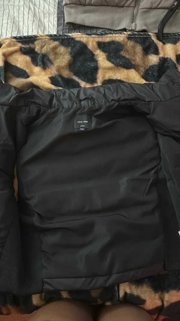 black sleeveless puffer jacket Size L - Image 2