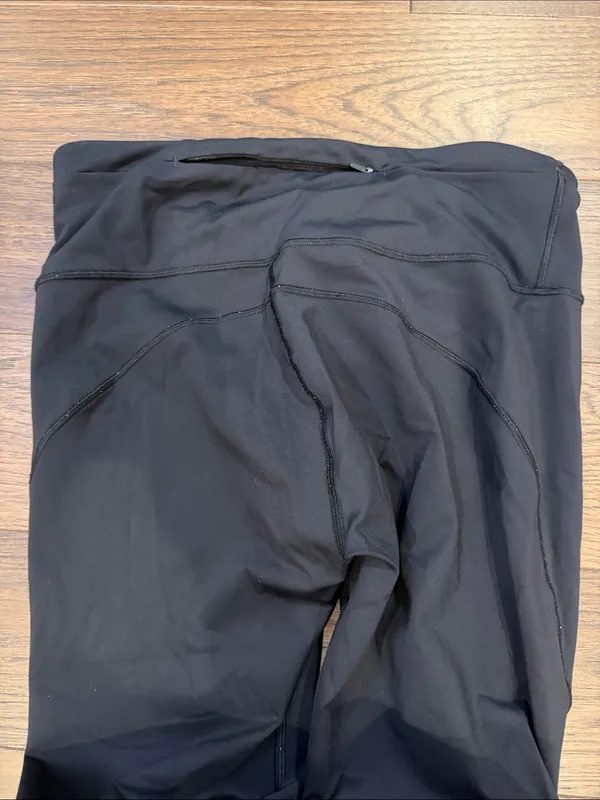 Lululemon High Rise Black Athletic Cropped Legging Size 8 - C11-517 - Image 8