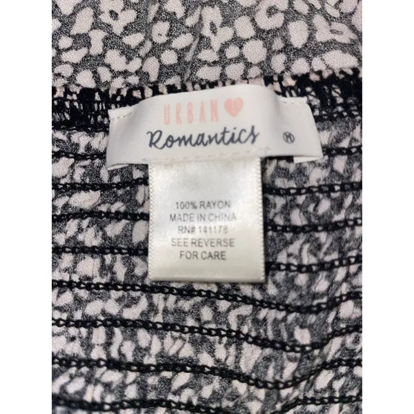 Urban Romantics Y2k Black White Leopard Print Ruched Keyhole Crop Top Medium - Image 3