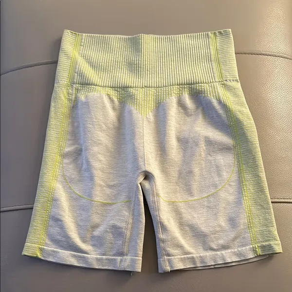 Gymshark Hyper Amplify Seamless High Waist‎ Workout Shorts Medium - Image 3