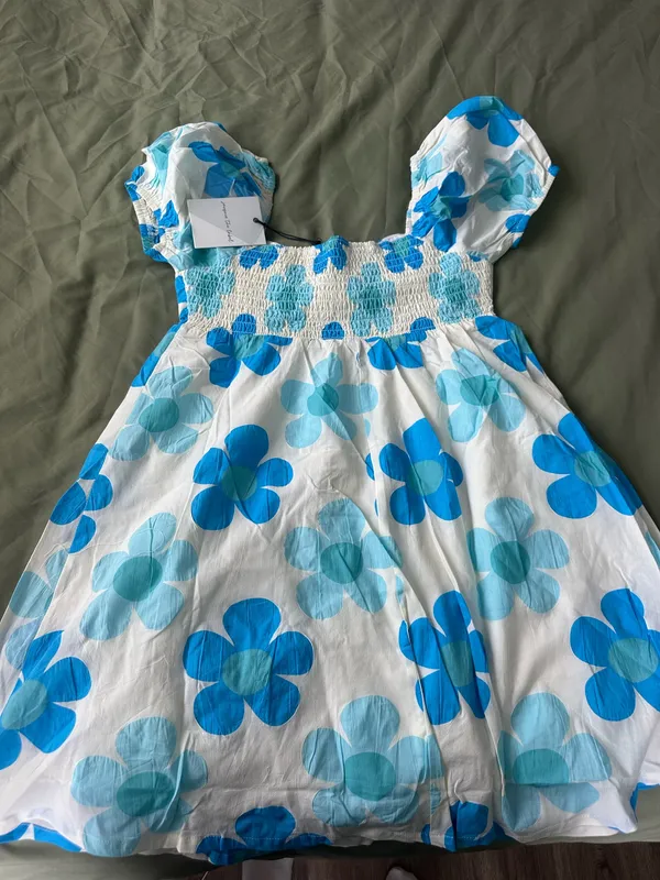 Blue and White floral dress - Image 2