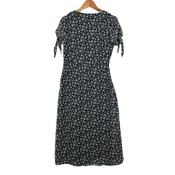 Blu Pepper Womens Dress Medium Floral Black White Lined V-Neck Knee Length‎ - Image 2