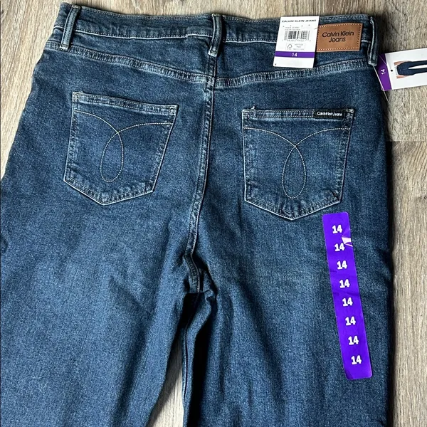 Calvin Klein Straight Leg Jeans Size 14 - Image 13