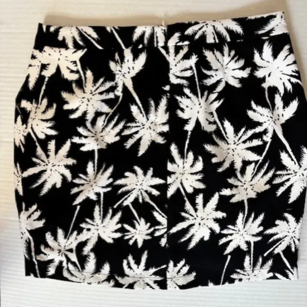 Gianni Bini Women's Skirt L Black White Palm Tree Pencil Skirt Tropical Resort - Image 2