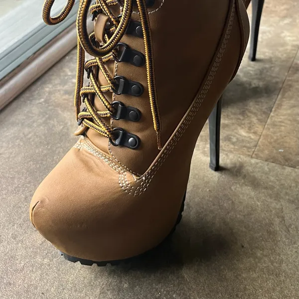 Breckelle's Timberland-style workbook stillettos - Image 5