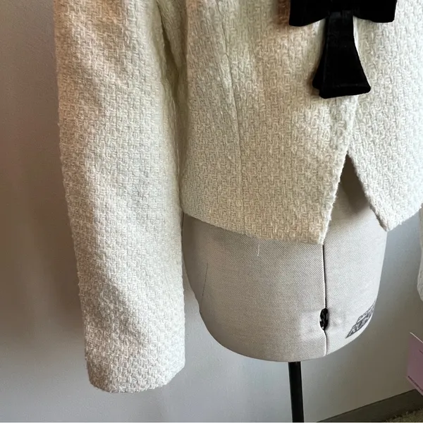 Avec Les Filles Ivory Cream Black Bow Cardigan Blazer NWT - Image 7