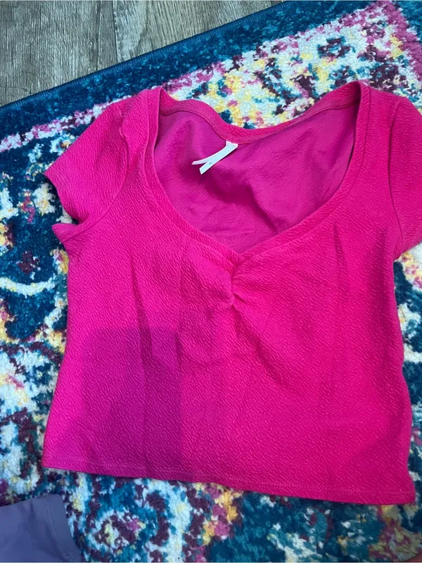 Anthro cinched front Women’s Short Sleeve Scoop Neck Top - Fuchsia Pink - Image 3