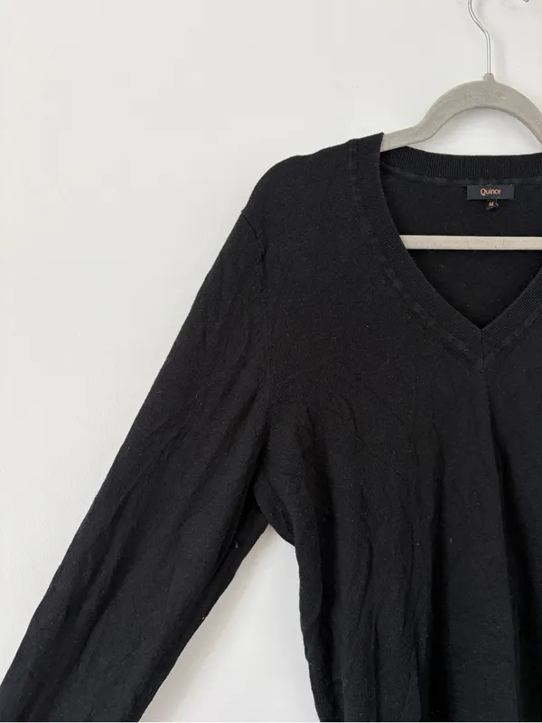 Quince Lightweight Cotton Cashmere V Neck Business Casual Black Sweater M - Image 3