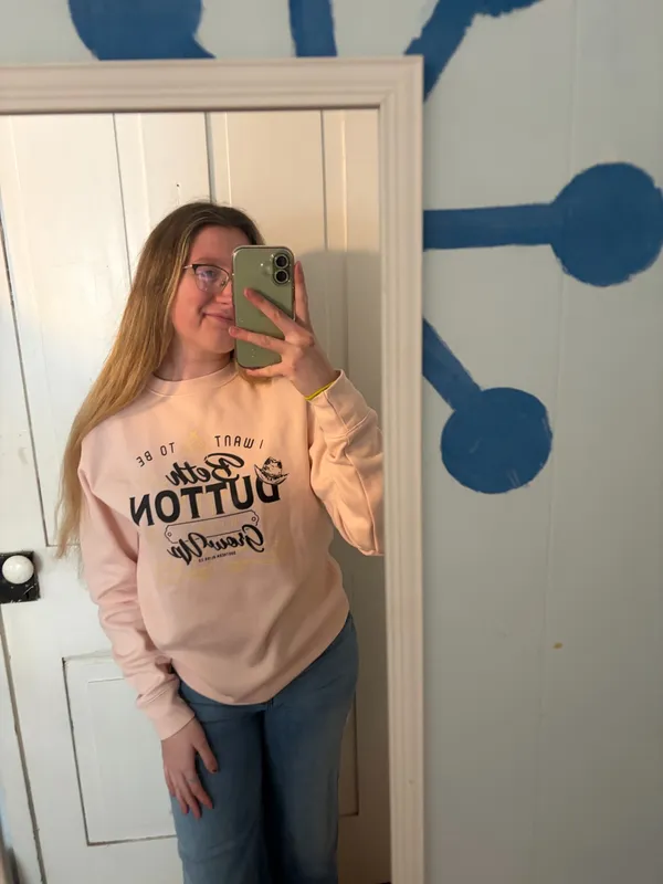 I want to be Beth Dutton when I grow up pink crewneck - Image 2