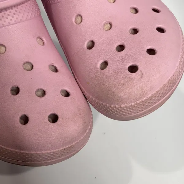 Crocs‎ Pink lined original clogs unisex sizing - Image 5
