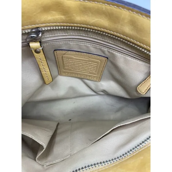 COACH Medium/ Large Leather Gold Shoulder Bag - Image 16