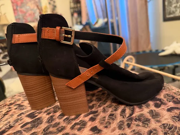 Kenneth Cole Super stylish heels size 7 🩷 - Image 4