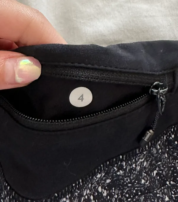 Lululemon Speed Up Short Low-Rise 2.5” - Image 3