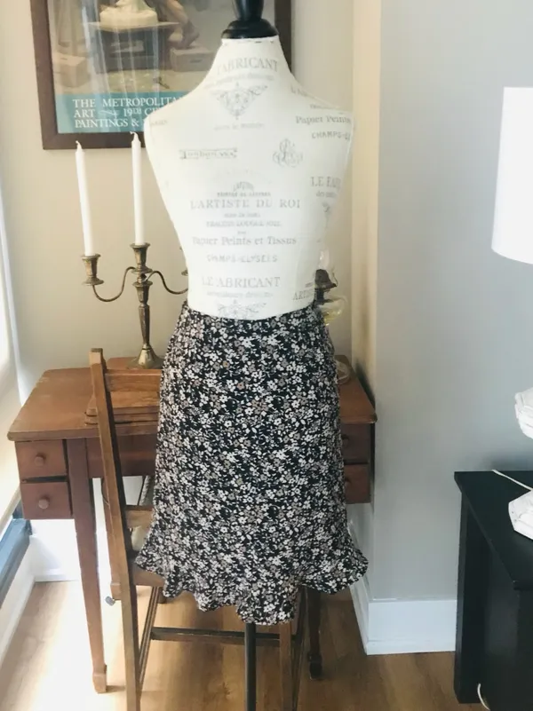 Vintage 35th & 10th Brown Floral Print Flounce Skirt with Ruffle Hem Sz S - Image 4