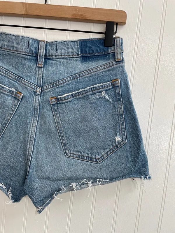 ABERCROMBIE & FITCH The Mom Short High Rise Distressed Denim Size 2 | 26 - Image 7