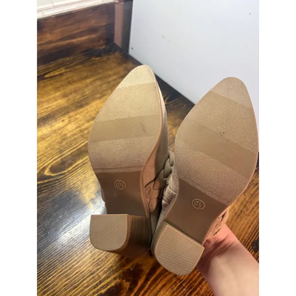 Universal Threads Tan Braided Strap Heeled Mule Size‎  6.5 - Image 8