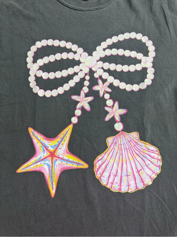 Comfort Colors PepperTee with Pearl Bow and Pastel Seashells - Image 4