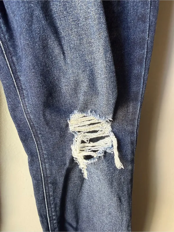 Old Navy Rockstar Super Skinny Distressed Jeans Women’s Size 10 - Image 3