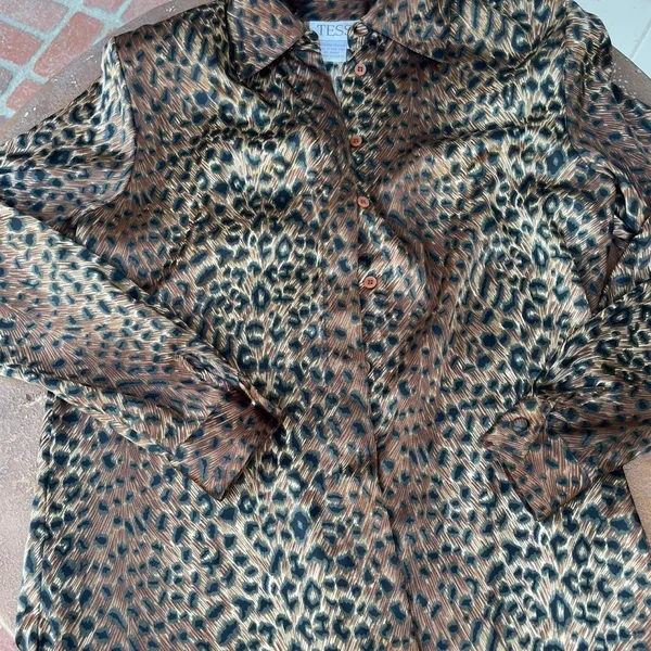 ZARA Vintage TEAS Brown and black leopard print button down blouse size medium / has shoulder pads - Image 4