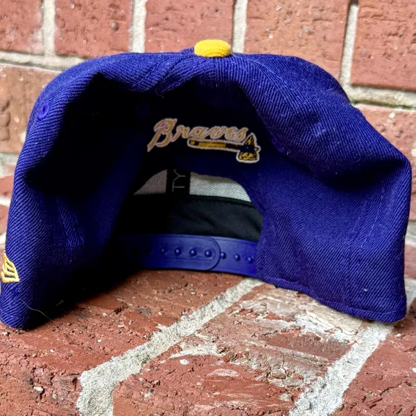 New Era Purple & Gold 9FIFTY SnapBack Braves Hat, Like New - Image 6