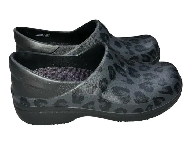 Crocs Black & Gray Leopard Print Neria Pro Slip Resistant Work Clogs Shoes 7 - Image 3