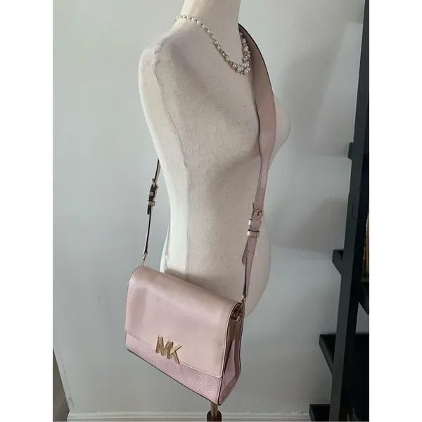 Michael Kors pink crossbody purse - Image 7