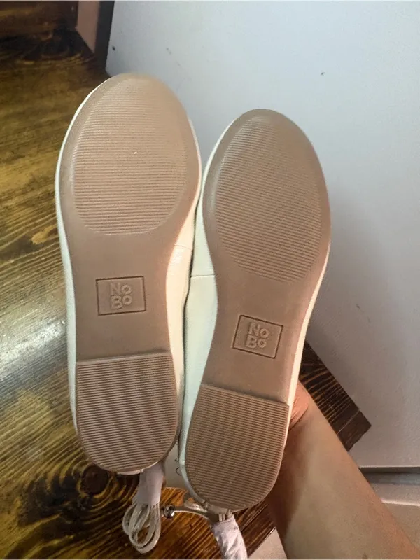 Time and tru beige lace up flats size 7.5 - Image 5