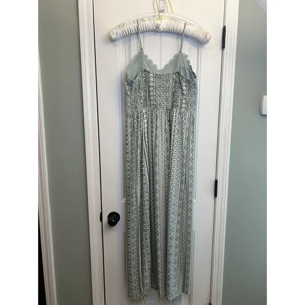 No Boundaries Juniors L (11-13) Green Geometric Lace V-Neck Strappy Maxi Dress - Image 3