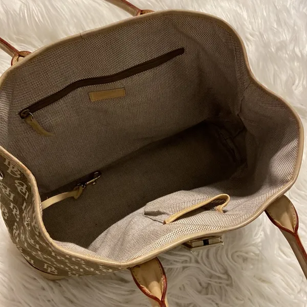 Vintage Dooney & Bourke Logo Bag Brown Beige Bag Fabulous size 16” long 10” W - Image 8