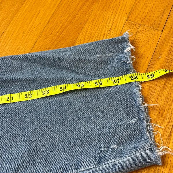 Abercrombie and Fitch Ankle Straight Ultra High Rise, distressed raw hem - Image 11