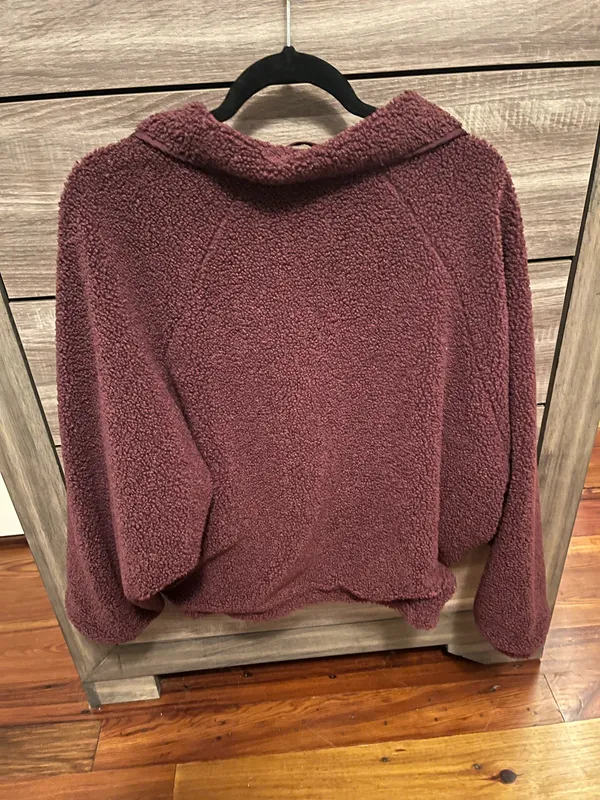 Cable & Gauge Maroon Sherpa Jacket - Image 3