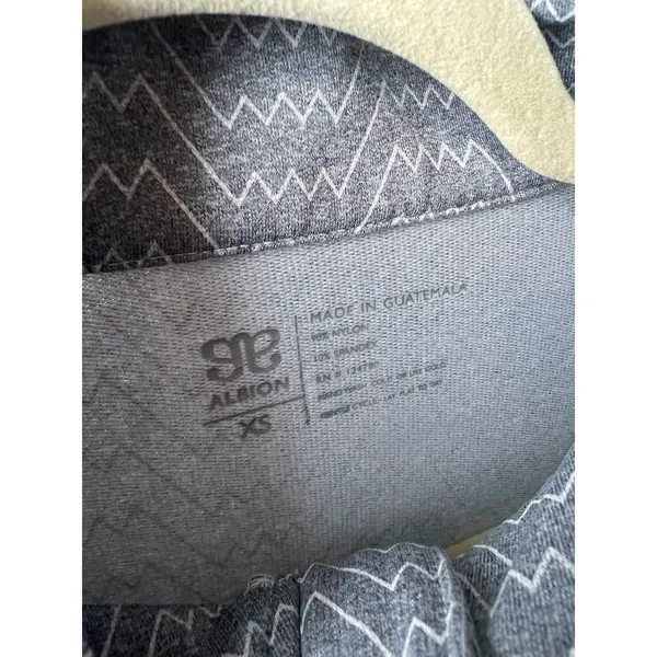 Albion Grey Zig Zag 1/4 Zip Pullover Sz. XS - Image 8