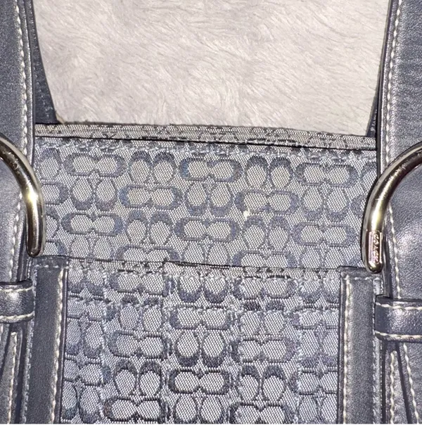 Coach navy blue shoulder canvas and leather bag - Image 3