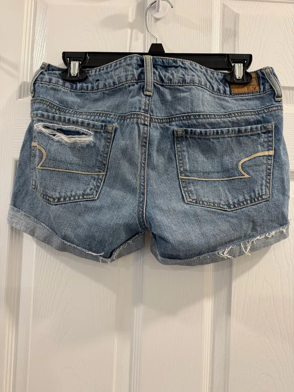 American Eagle Distressed Shorts size 4 - Image 2