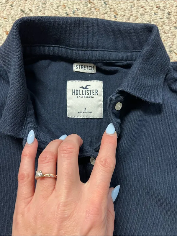 Hollister navy blue Short-Sleeve Button Down Polo - Image 3