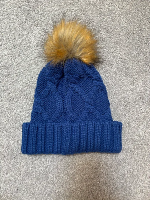 New Era Women’s New York Mets Blue and Orange Cable Knit Pom Beanie - Image 6