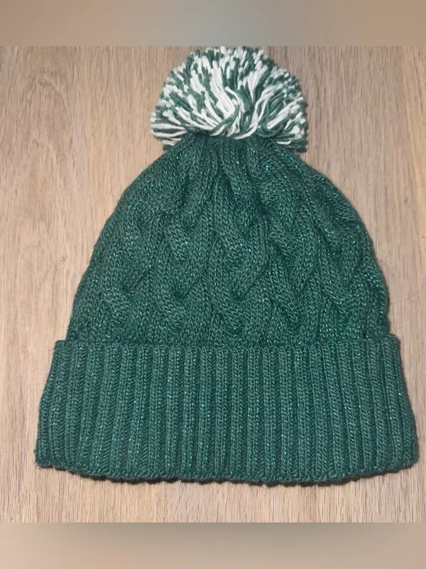 Philadelphia Eagle NFL New Era Green & White Beanie with Bom Bom - OS - Image 2