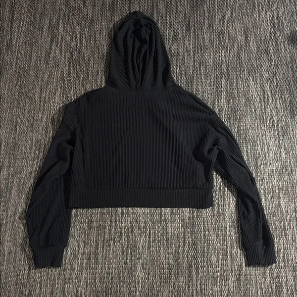 Alo Yoga Muse Hoodie Size Medium - Image 2