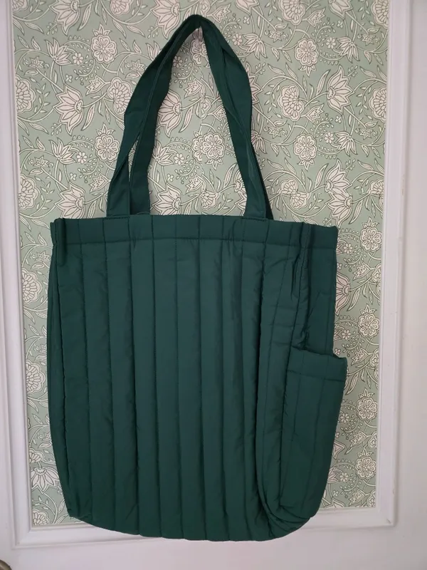 Starbucks Online Exclusive Quilted Green Carryall Tote - Image 7